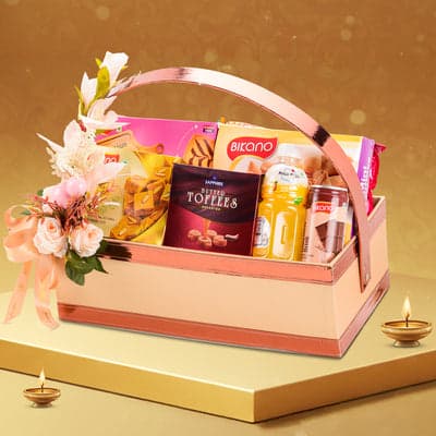 Premium Snack & Treat Hamper